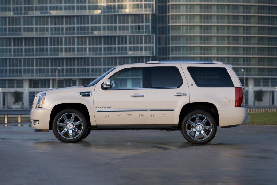  Cadillac Escalade Adds Flexfuel 2009 года  (фото 2 из 4)